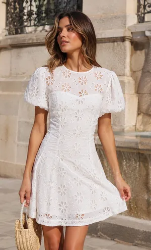 En Saison Adina Lace Mini Dress in White Size Small NWT thumbnail 1