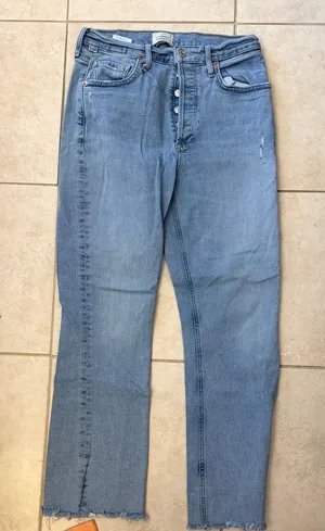 Citizens of Humanity Isola cropped bootcut jeans in a distressed light wash. thumbnail 1