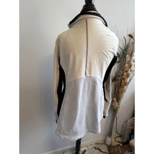 Lululemon Jacket Size 10 Full-Zip Ivory Black Lace Sleeve Run Draft Dodger‎ thumbnail 2