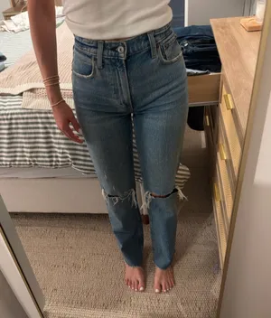 Abercrombie High-Rise Jeans thumbnail 2