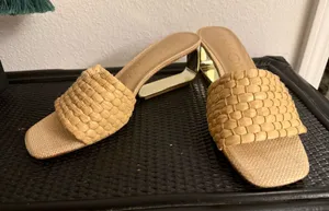 Antonio Melani Heels thumbnail 1