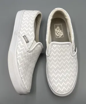 Vans Perforated Leather Shoe Women Size 6.5 White Chevron Asher Slip on Sneakers thumbnail 1
