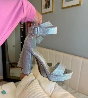 size 8 dream paris heels  thumbnail 1