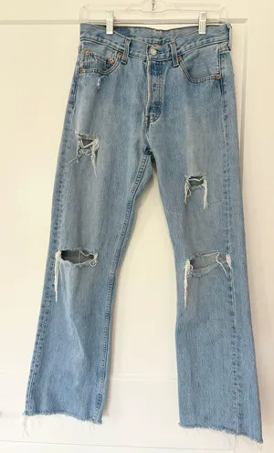Levi’s Rare Vintage Light Wash 2004 Buttonfly 501 Jeans thumbnail 4