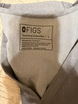 Fig Scrubs thumbnail 4