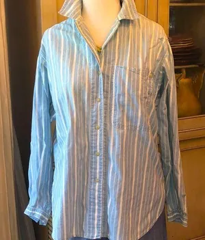 Liz Claiborne top thumbnail 1