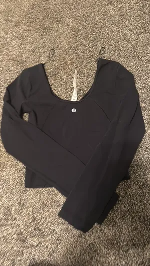 Lululemon top thumbnail 2