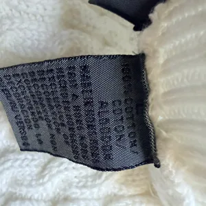 Elegant White Button thumbnail 13