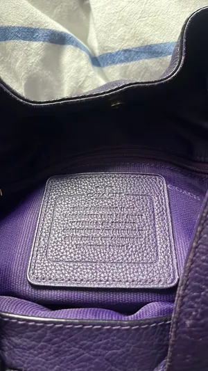 Purple Coach leather shoulder bag with gold hardware thumbnail 10