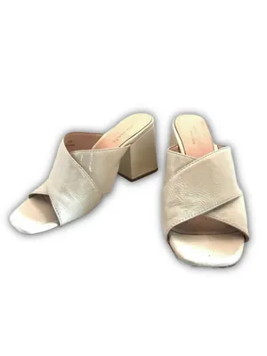 Kate Spade Beige Patent Leather Criss-Cross Vamp Slide Block Heel Shoes (6.5) thumbnail 4