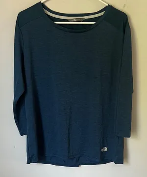 The North‎ Face Women’s 3/4 sleeve navy vented split back shirt, size large 🗝️ thumbnail 1
