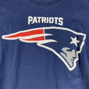 New England Patriots T-Shirt Mens Large Blue Majestic Football NFL Graphic Tee thumbnail 2