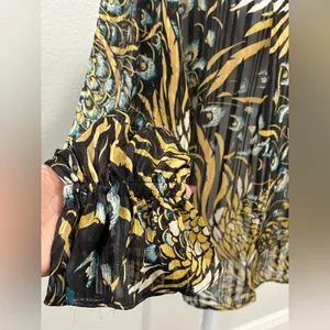 White House Black Market Black and Gold Blouse thumbnail 5