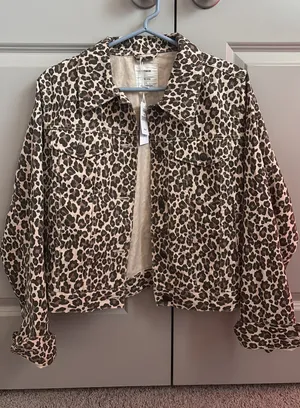 Cotton On leopard print denim jacket thumbnail 1