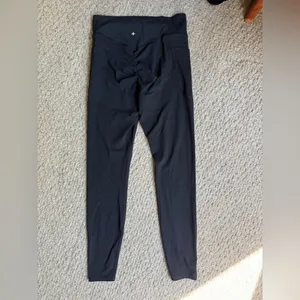 HALARA Black High-Waist Athletic Leggings with Side Pockets thumbnail 7