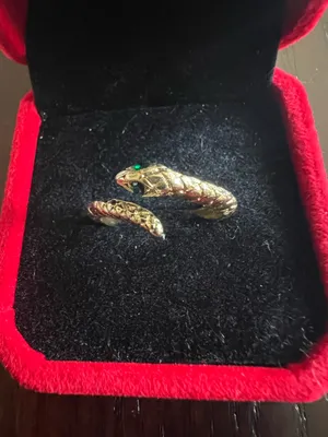 Ladies Gorgeous Golden with Faux Emerald Gemstone Ring Size 8 thumbnail 1