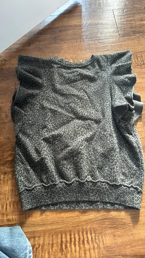 Anthropologie- t.la top thumbnail 2