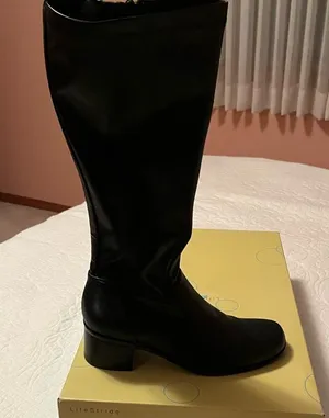 Women’s Boots thumbnail 1