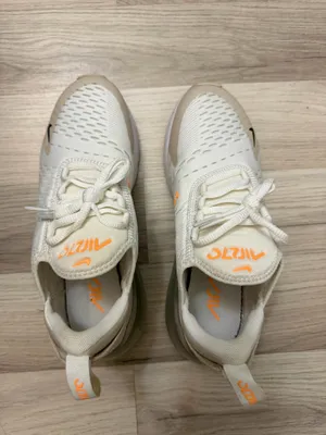 Nike Sneakers thumbnail 2