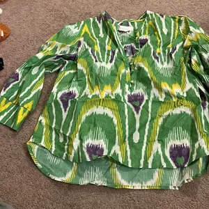 Anthropologie green blouse M‎ thumbnail 2