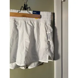 Old Navy Women's Size Large Extra-High Rise Short 3" Inseam White Stretch Tech thumbnail 6