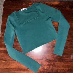 Zara Square Neck Cropped Long Sleeve Top Green thumbnail 1