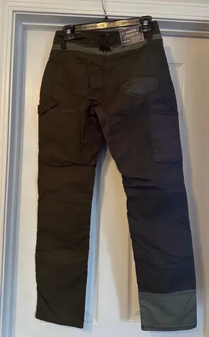 American Rag Straight Leg pants are a size 29W 30L. thumbnail 2