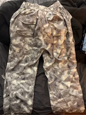 Women Cargo Pants in Army green Camo thumbnail 2