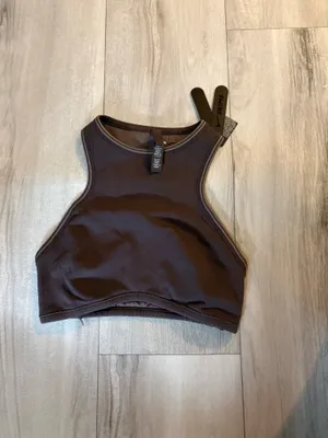 Skims x Nike ribbed seamless racer front bra Color phoenix/truffle thumbnail 3