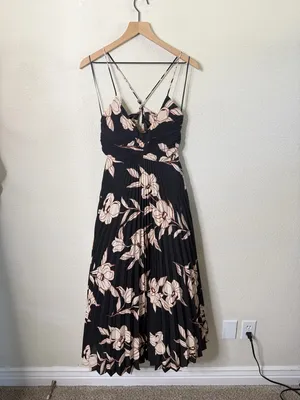 ASTR The Label Blythe Dress in Black Floral Pleated MIDI‎ Strappy Open Back S thumbnail 6