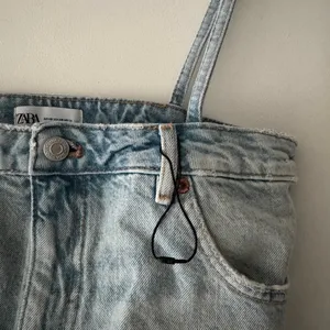 Zara Trf‎ Skirt Style Denim Crop Top thumbnail 4