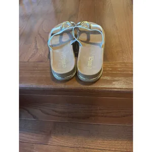 Rouge Helium White Gold Oval Buckle Slide Sandals Womens 10 Flat Summer Shoes thumbnail 6