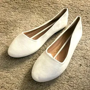 New white faux suede ballet flats size 9 thumbnail 1