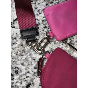 Lululemon Dual Pouch Wristlet Sonic Pink Great Condition thumbnail 6