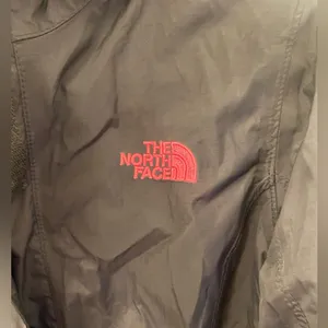 The North Face women’s rain jacket Pink and Black thumbnail 5