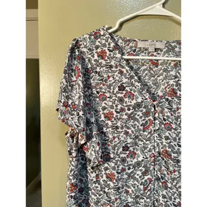 Loft Womens Size Large Blouse Short Flutter Sleeve Button Front Floral Butterfly thumbnail 6