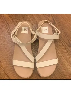 DV Dolce Vida Iman Platform Sandals 8.5 Cream thumbnail 3