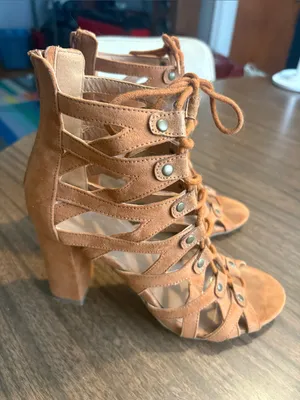 Wild Diva 7.5 Cigar Sandal Caged Cut Out Chunky Block Heel Peep Toe thumbnail 2