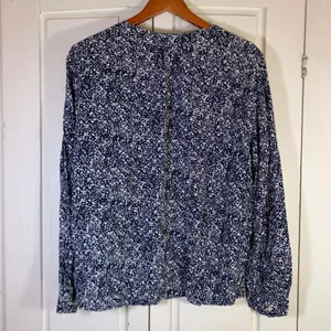 GAP Womens Navy Blue Floral V-Neck Long Sleeve Rayon Blouse Top L Flowy thumbnail 11