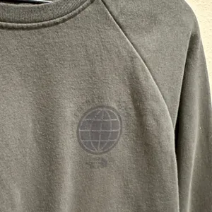 The North Face Women’s Medium Forest Green Crewneck Sweater thumbnail 3