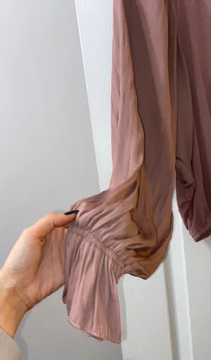 Vestique Flowy Sleeve Top thumbnail 2