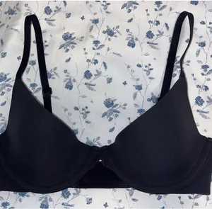 SKIMS Plunge Bra thumbnail 1