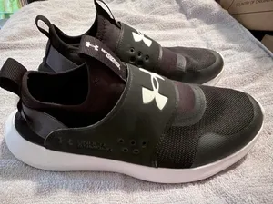 Under Armour Womens Size 9 Black White Slip On Sneakers Velcro Strap Athletic Shoes thumbnail 6