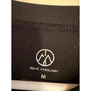 Move Theology‎ Womens Black Ribbed Long Sleeve Crop Top Activewear Gym Shirt M thumbnail 2