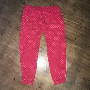 Victoria’s Secret polka dot flannel joggers thumbnail 3