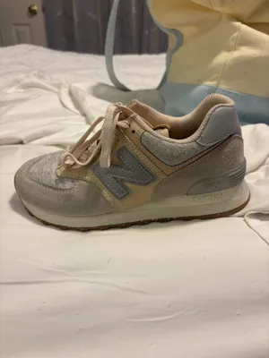 Pink and grey new balance shoes thumbnail 4