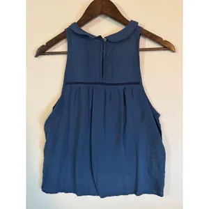 Abercrombie & Fitch sleeveless blouse (Size XS) in a soft slate/steel blue thumbnail 2