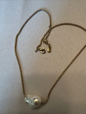 LOFT Gold-Tone Chain Necklace with Pearl-Colored Baroque Pendant thumbnail 2