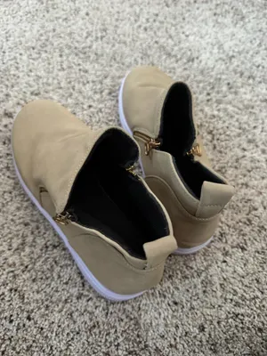 Zip up booties Tan Size 9 thumbnail 3