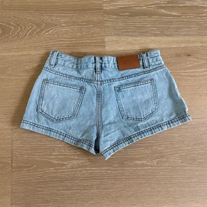 White Fox Boutique Denim Shorts Size S Blue thumbnail 3